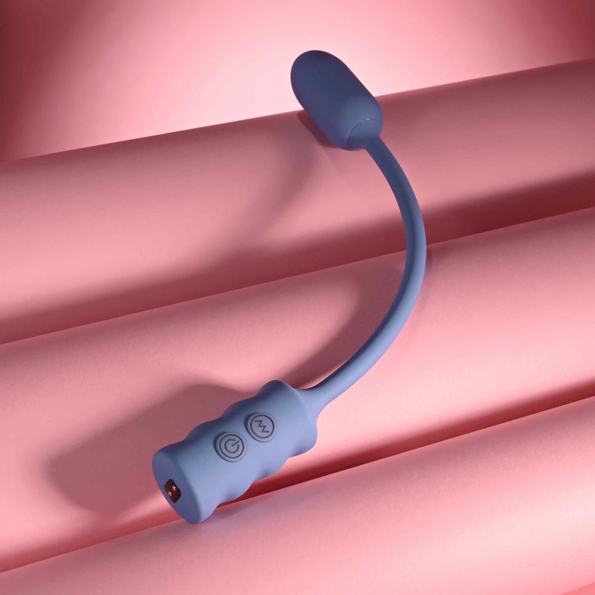 Gender X - Egg-streme Rechargeable Clitoral Vibrating Egg (Blue) GX1004 CherryAffairs