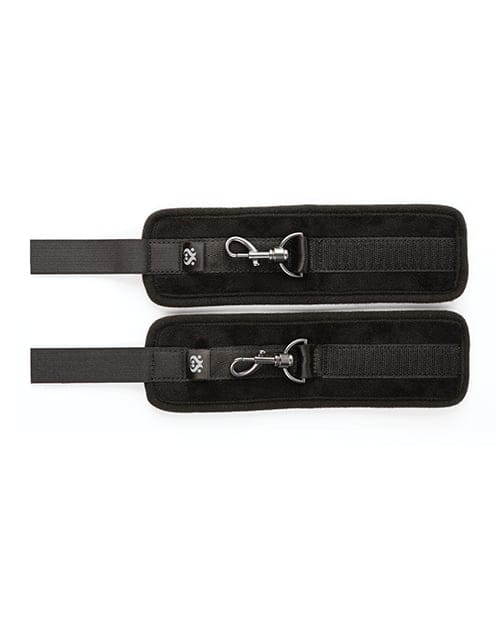 Sei Mio - Sensually Secured Velvet Handcuffs (Black) SEM1002 CherryAffairs