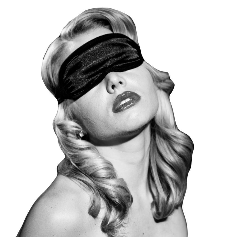 Sex and Mischief - Satin Blindfold - CherryAffairs.sg